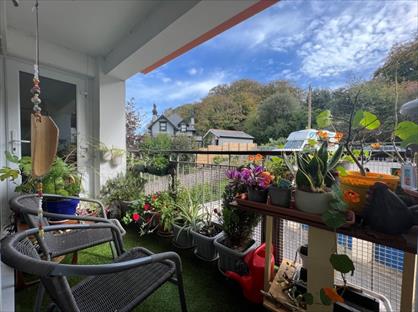 2 Bed Flat, Ridgeway Heights, TQ1