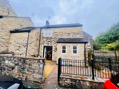 2 Bed Semi-Detached House, Station Approach, OL3