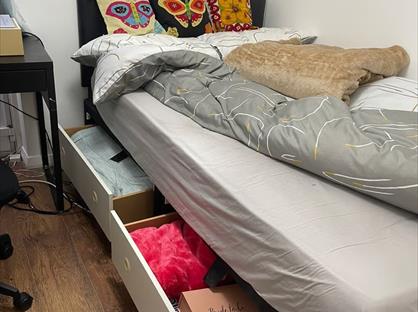 Room in a Shared House, King Henrys Drive, CR0