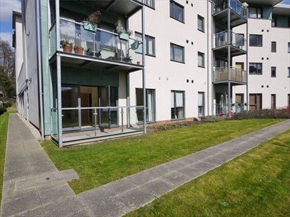 1 Bed Flat, Rollason Way, CM14