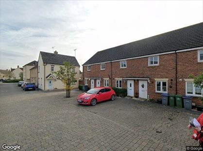 Room in a Shared House, Peregrine Court, SN11