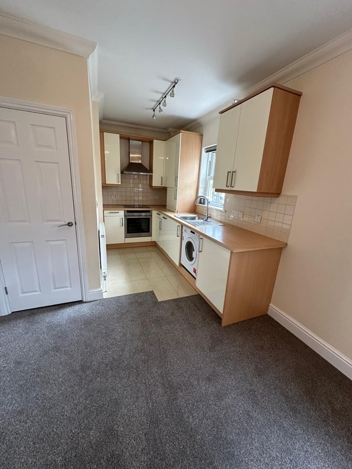 Additional image 3 of 2 Bed Flat, Union Lane, CB4, N1 7GU