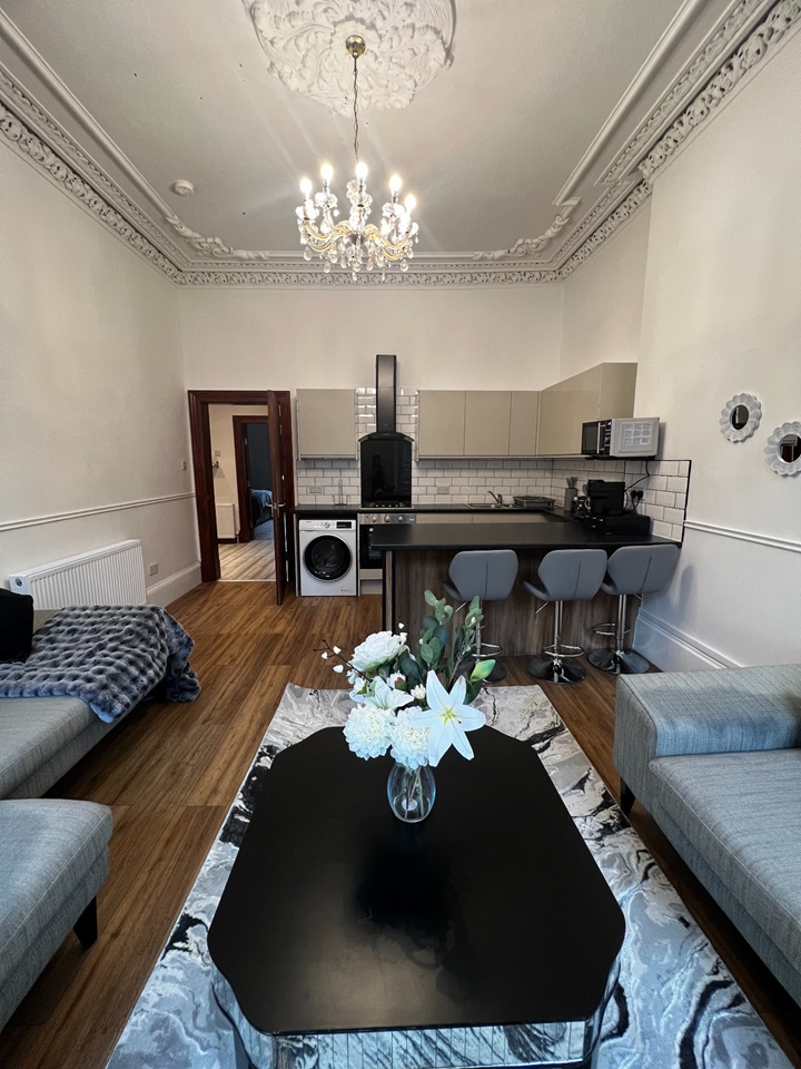 3 Bed Flat, Sauchiehall Street, G2