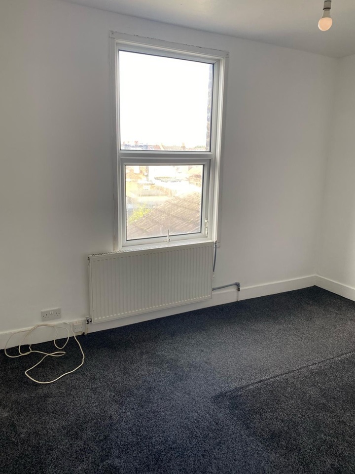 Thornton Heath 2 Bed Terraced House, Bensham Lane, CR7 To Rent Now