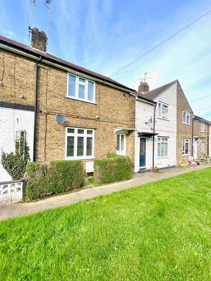 Rochester 3 Bed Terraced House, Darnley Road, ME2 To Rent Now for £