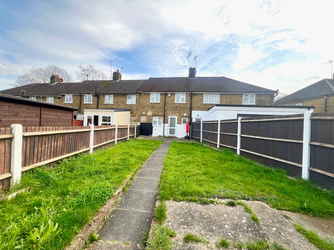 Rochester 3 Bed Terraced House, Darnley Road, ME2 To Rent Now for £