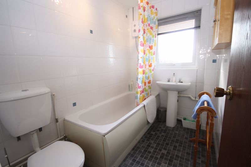 Hayes 1 Bed Flat, Berrydale Road, UB4 To Rent Now for £1,350.00 p/m