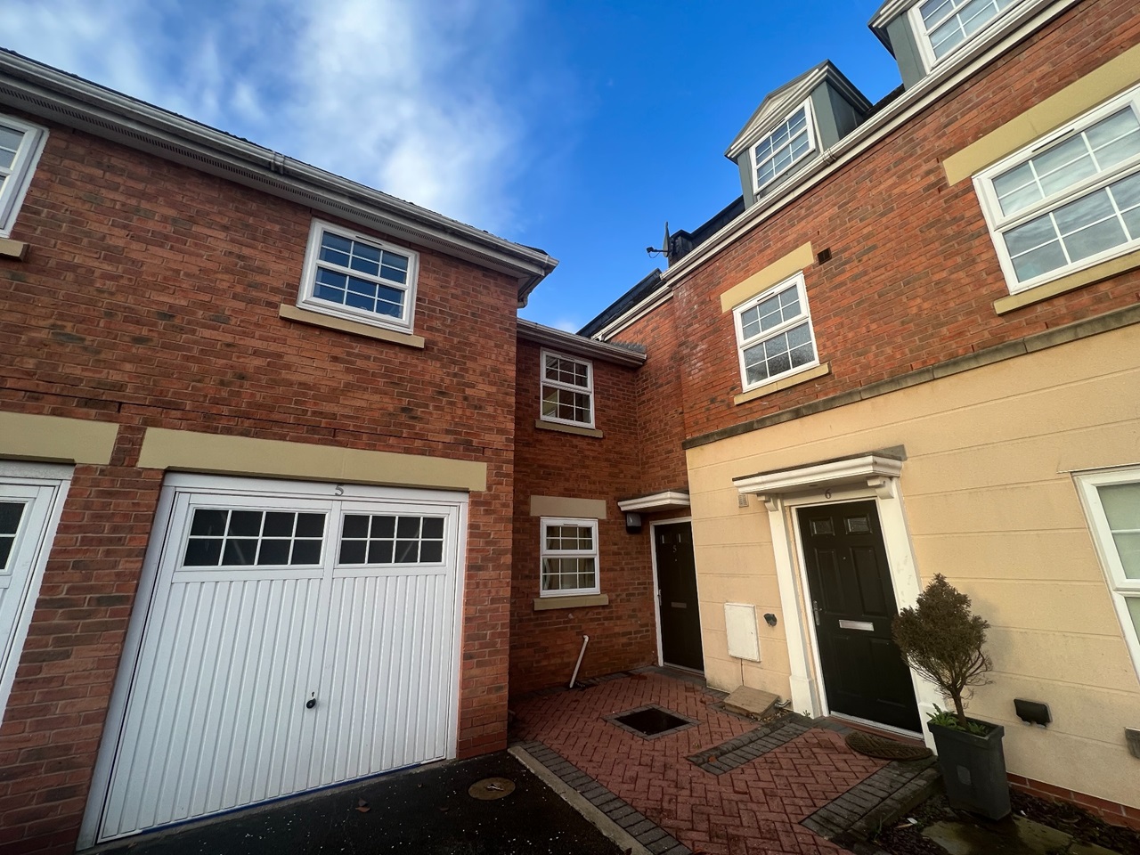 Great Sankey, Warrington 4 Bed Terraced House, Lingley Court, WA5