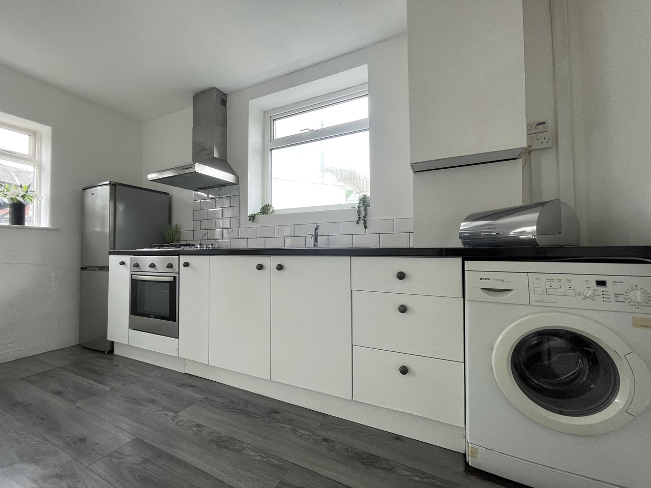 2 Bed Semi-Detached House, Greyshiels Avenue, LS6, N1 7GU