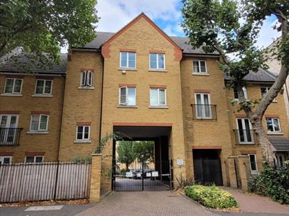 1 Bed Flat, Turner Street, E16