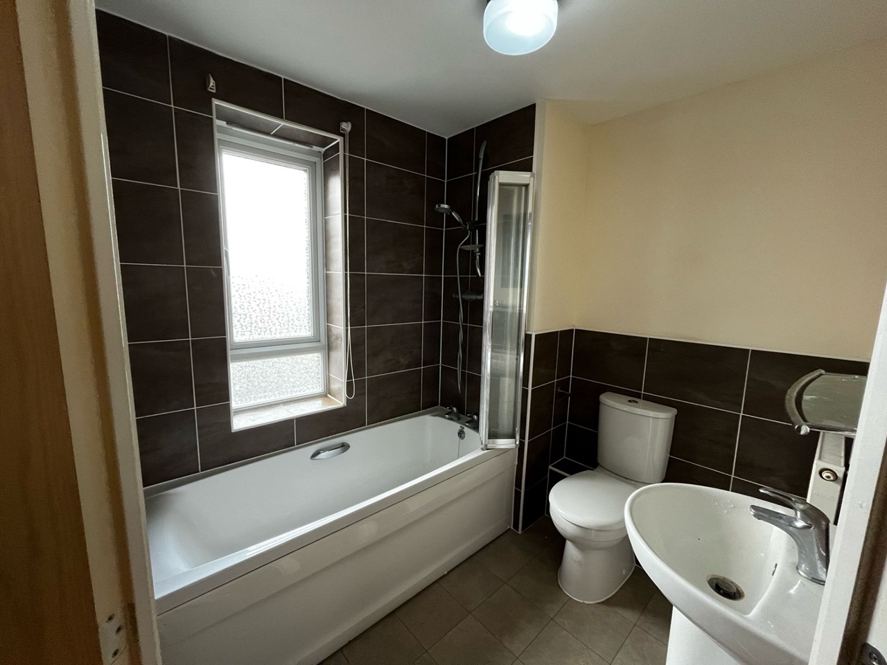 Basingstoke 2 Bed Flat, Sinclair Drive, RG21 To Rent Now for £1,300