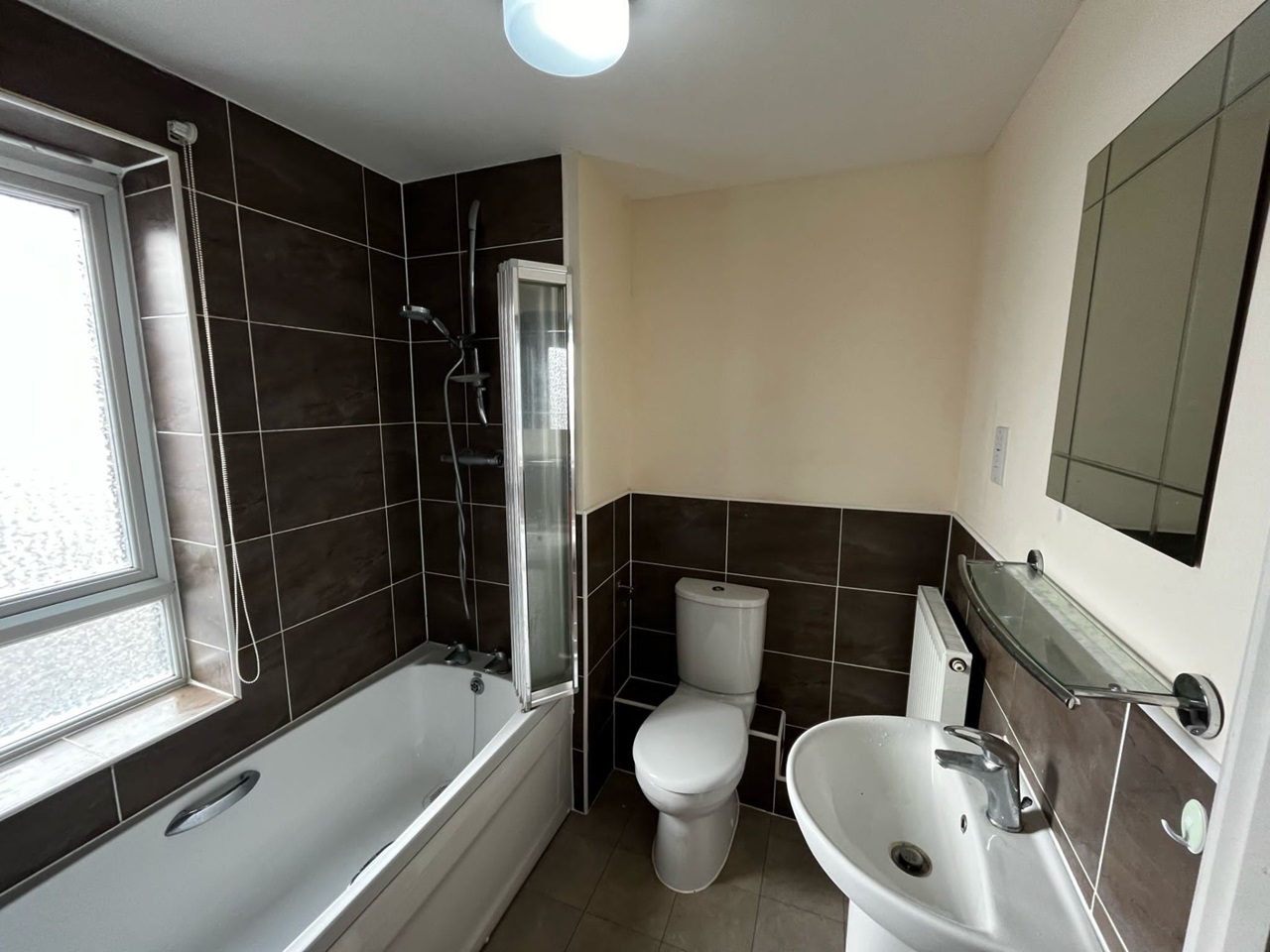 Basingstoke 2 Bed Flat, Sinclair Drive, RG21 To Rent Now for £1,300