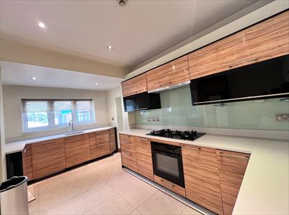 Room in a Shared House, Watford Way, NW7