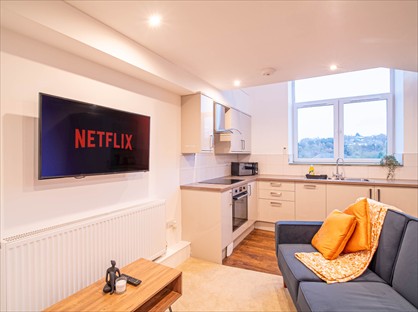 1 Bed Flat, Deal House, HD5