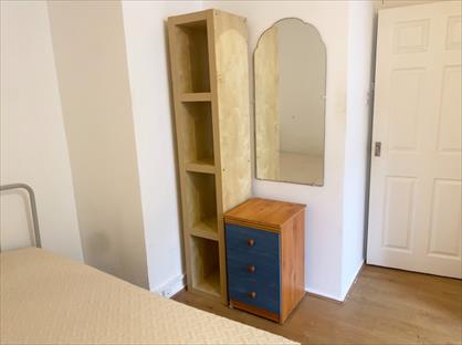 Room in a Shared Flat, Wolsey Court, SW11