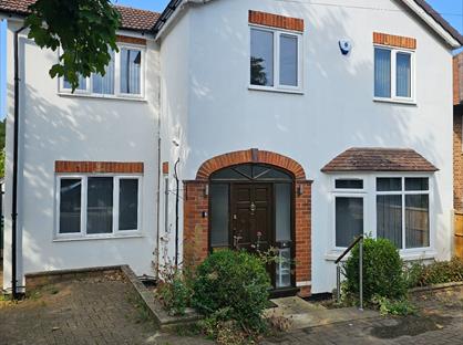 Room in a Shared House, London Road, MK18