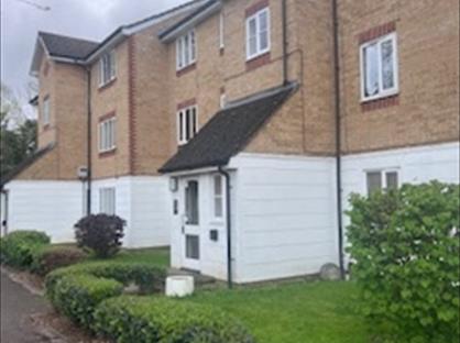 2 Bed Flat, Chipstead Close, SM2