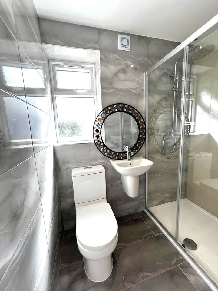 Dagenham Studio Flat, Becontree Avenue, RM8 To Rent Now for £1,100.