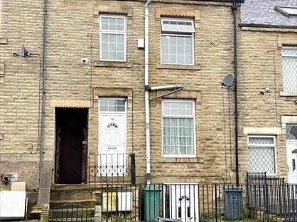3 Bed Terraced House, Moorbottom Road, HD1