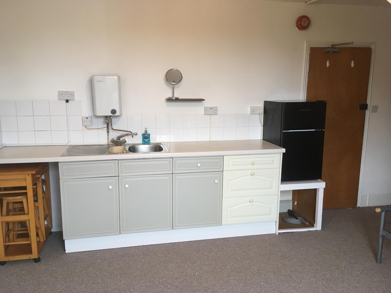 Exeter Bedsit, Heavitree Road, EX1 To Rent Now for £520.00 p/m