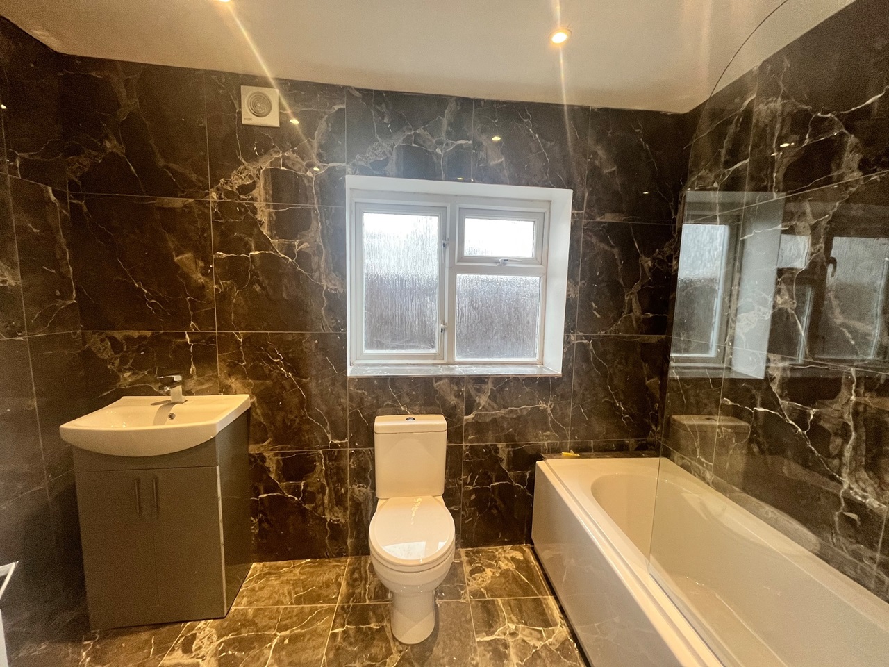 London 2 Bed Flat, Burns Road, NW10 To Rent Now for £2,050.00 p/m