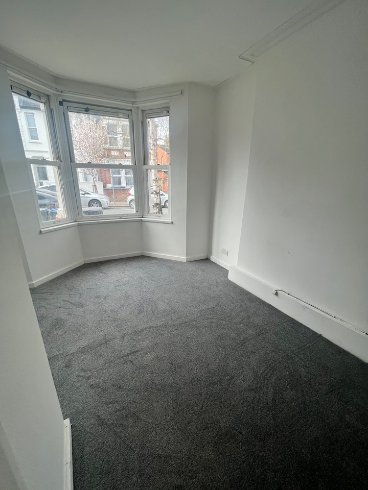 London 2 Bed Flat, Burns Road, NW10 To Rent Now for £2,050.00 p/m