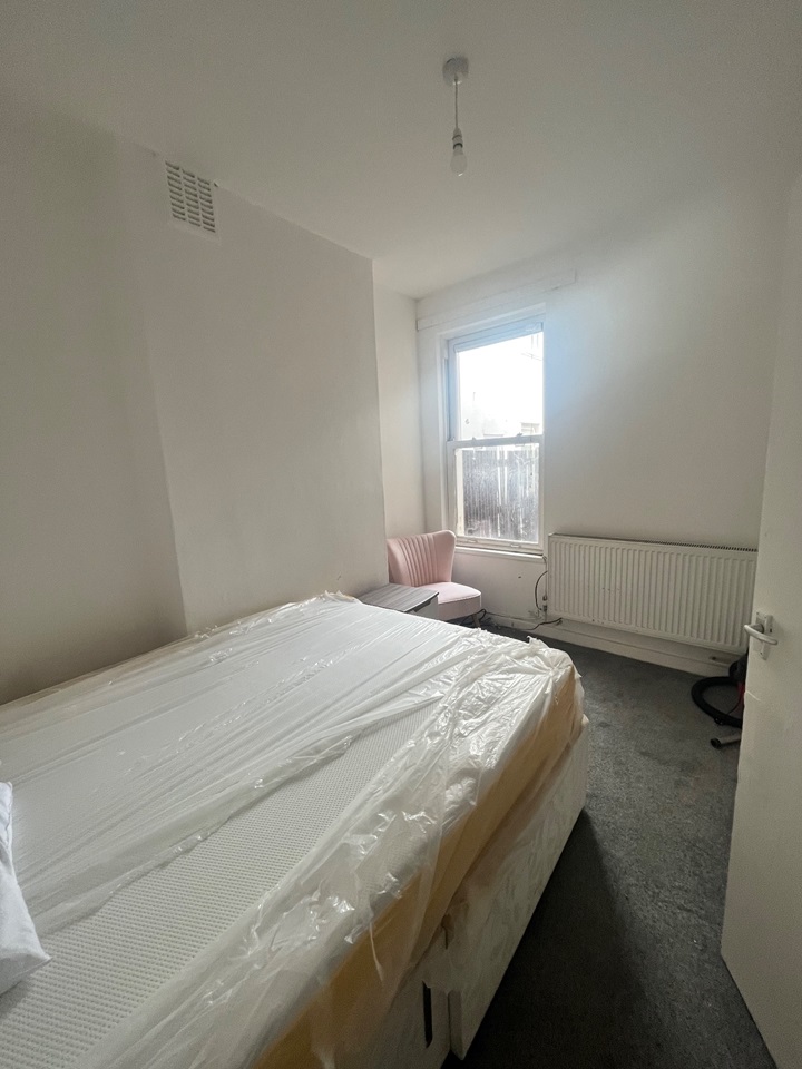 London 2 Bed Flat, Burns Road, NW10 To Rent Now for £2,050.00 p/m