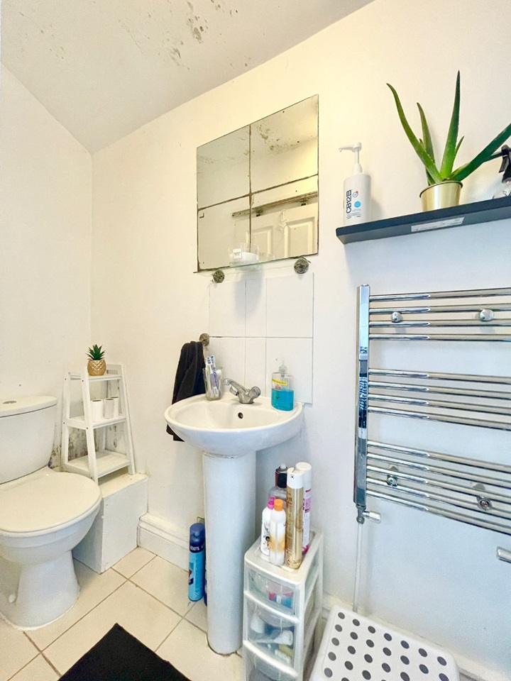 London 1 Bed Flat, Bristol Park Road, E17 To Rent Now for £1,400.00 p/m