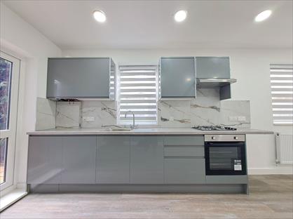 3 Bed Flat, Sketty Road, EN1