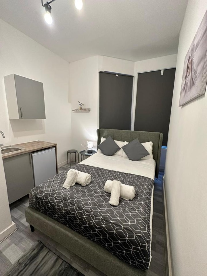 Feltham Room in a Shared House, Fawns Manor Road, TW14 To Rent Now