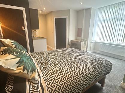 Room in a Shared House, Kensington Road, ST4