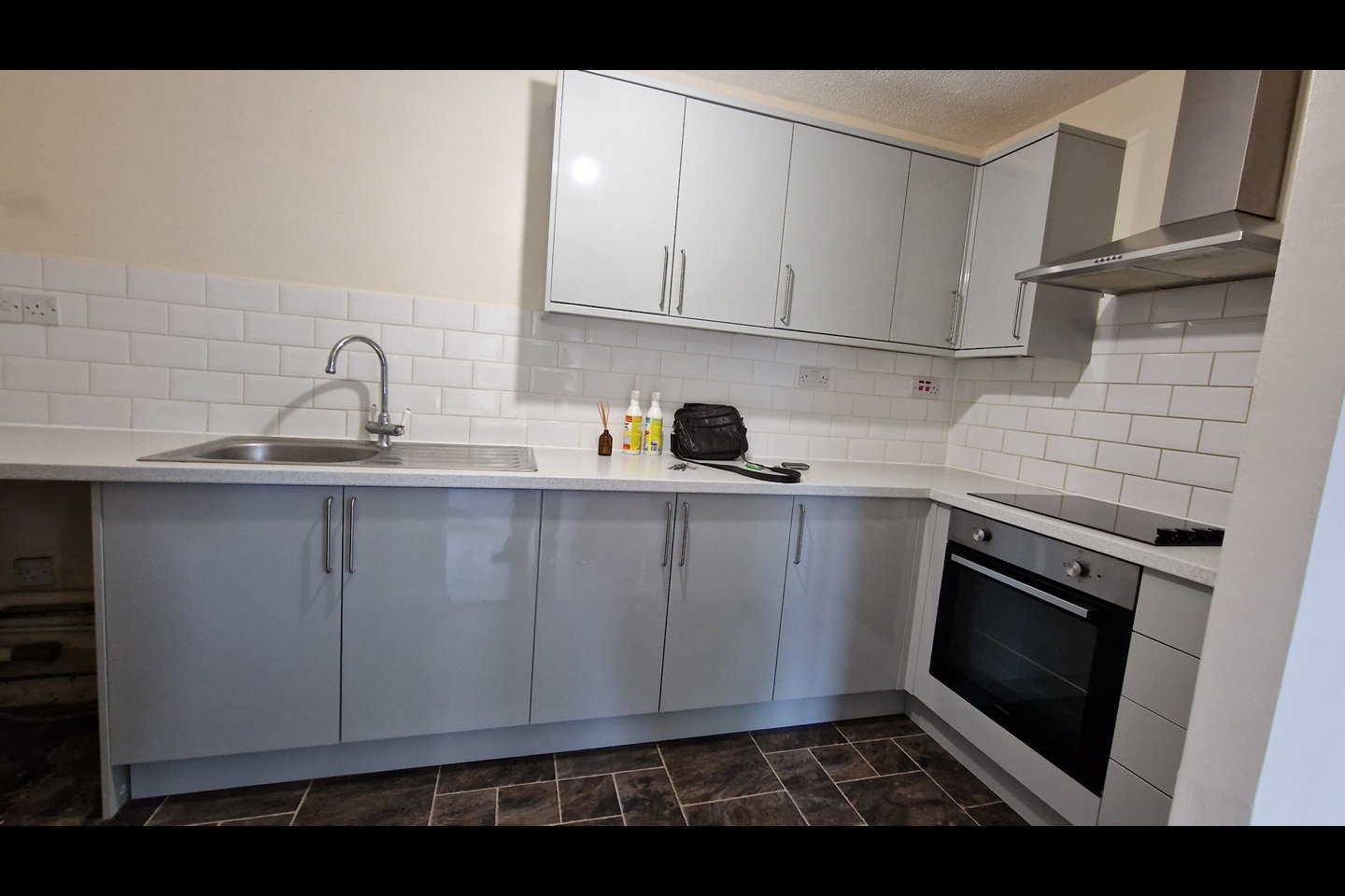 Luton Studio Flat, Ashcroft Road, LU2 To Rent Now for £925.00 p/m