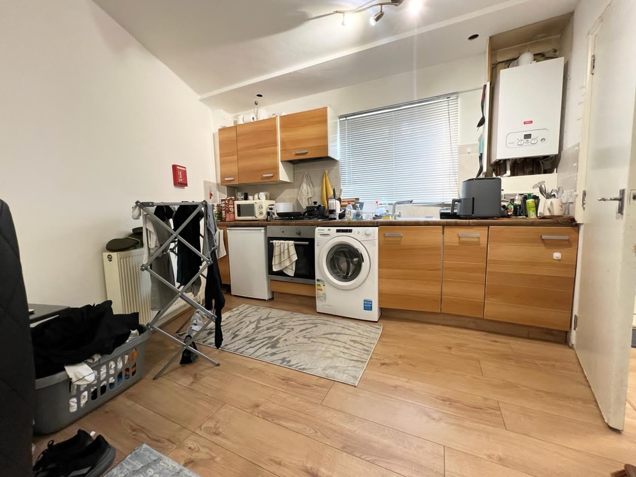 London 1 Bed Flat, Hendon Lane, N3 To Rent Now for £1,325.00 p/m
