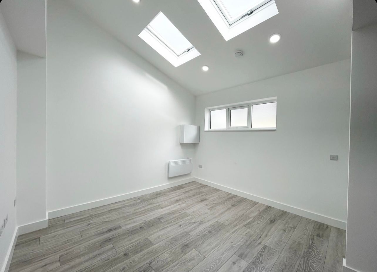 London 1 Bed Flat, Chingford Road, E17 To Rent Now for £1,250.00 p/m