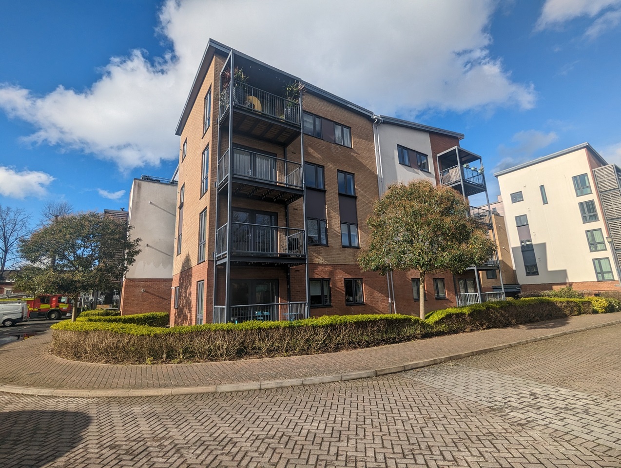 Elstree, Borehamwood 2 Bed Flat, Grade Close, WD6 To Rent Now for £