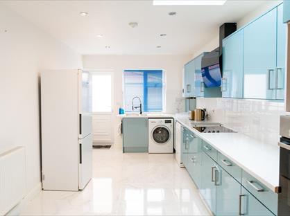 4 Bed Terraced House, Holmdale Road, BS34