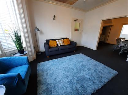 Room in a Shared House, Trafalgar Square, YO12