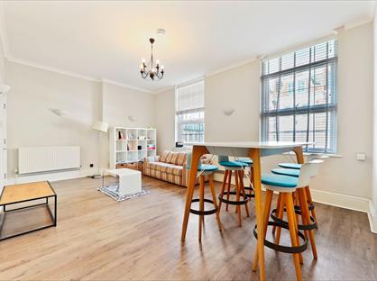 2 Bed Flat, Tooting High Street, SW17