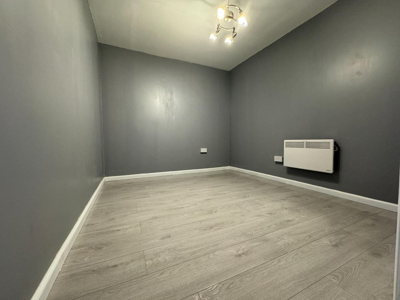 Woodford Green Studio Flat, Crownhill Road, IG8 To Rent Now for £1,000.00 p/m