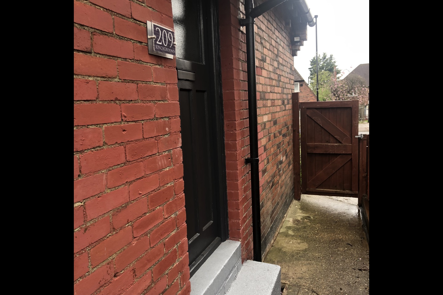 London 2 Bed Kingsground, SE9 To Rent Now for £1,700.00 p/m