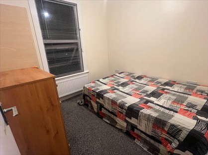 Room in a Shared House, First Avenue, E12
