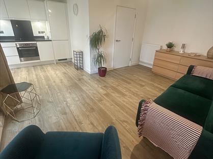 1 Bed Flat, Hanworth Road, TW13