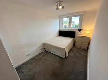 Room in a Shared Flat, Blazer Court, NW8