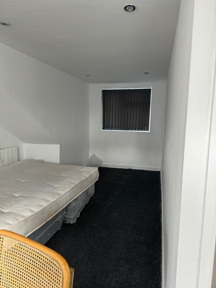 Luton 2 Bed Flat, Wellington Street, LU1 To Rent Now for £1,300.00 p/m