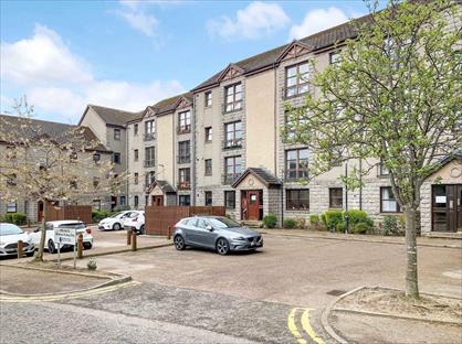 3 Bed Flat, Modern Energy Efficient, AB24