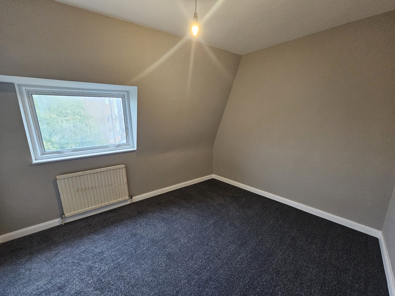 Harrow 2 Bed Flat, Weald Lane, HA3 To Rent Now for £1,600.00 p/m