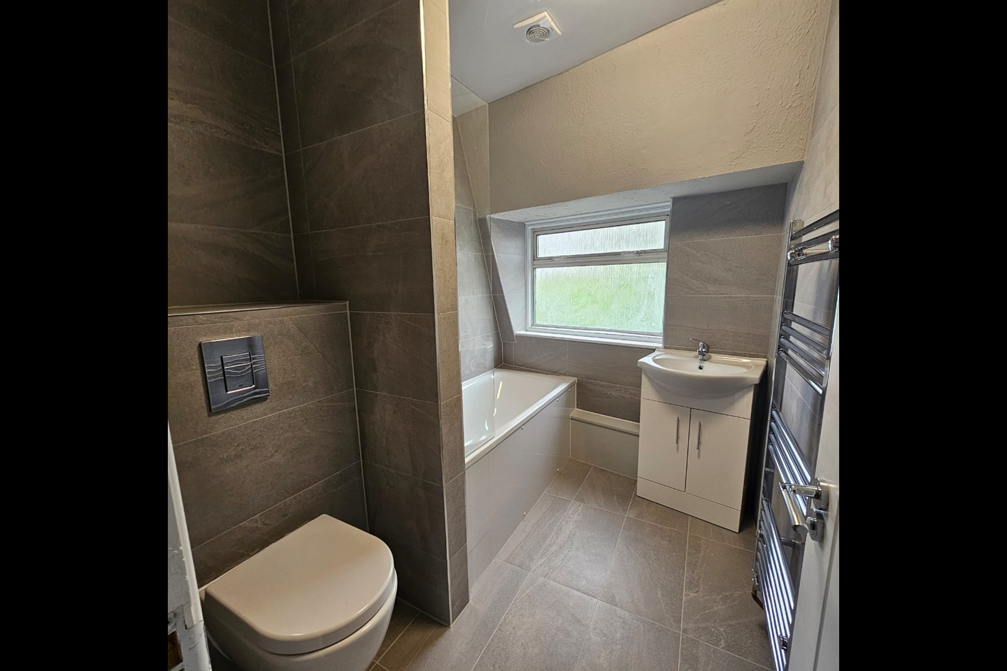 Harrow 2 Bed Flat, Weald Lane, HA3 To Rent Now for £1,600.00 p/m