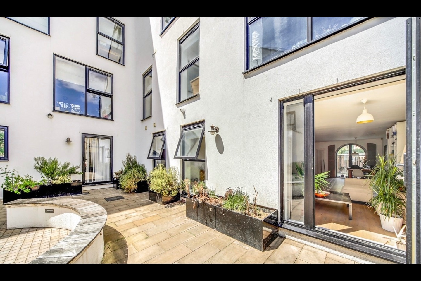 Bow 3 Bed Flat, Chapelford Appartments, E3 To Rent Now for £3,255.