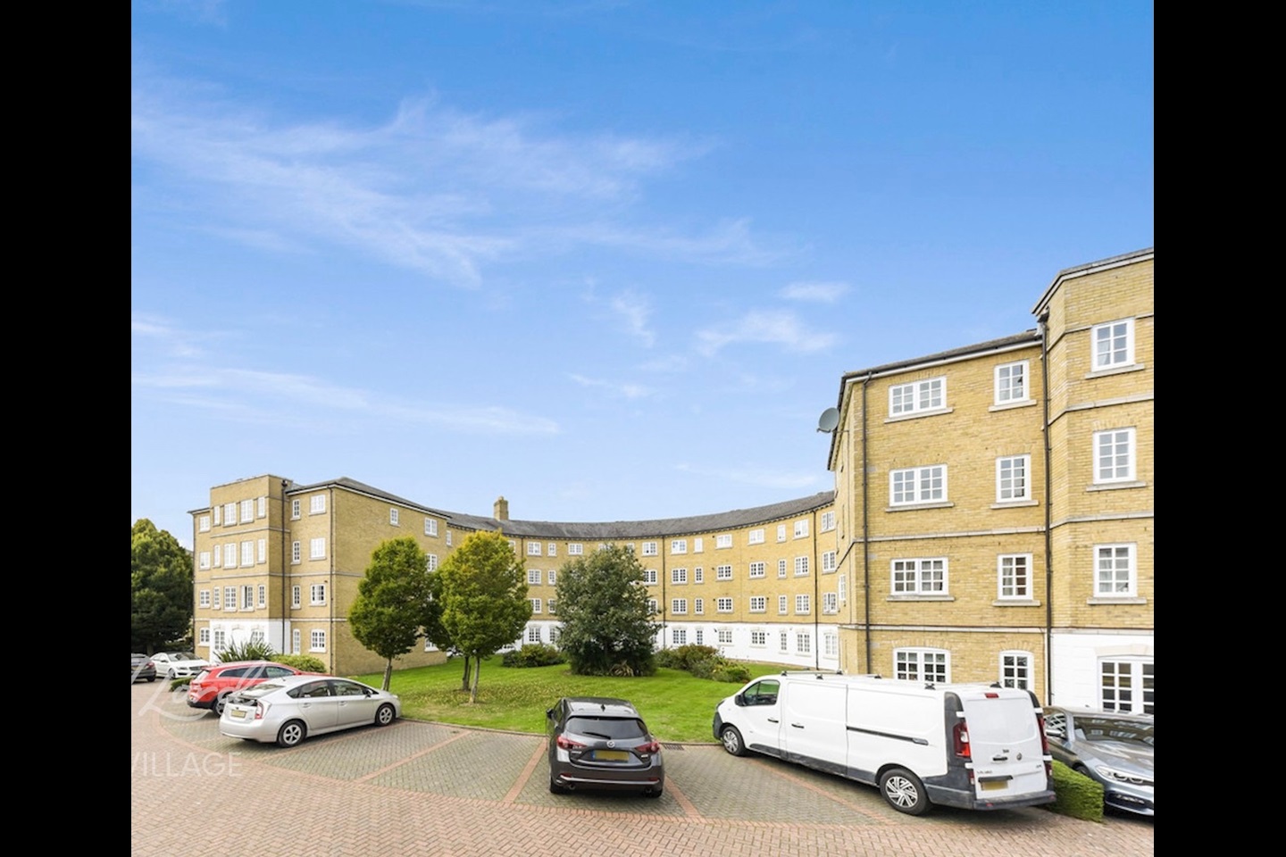 London 2 Bed Flat, Gilbert Close, SE18 To Rent Now for £1,600.00 p/m