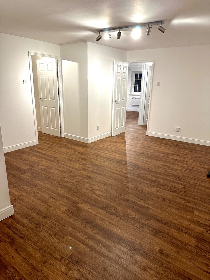 London 2 Bed Flat, Gilbert Close, SE18 To Rent Now for £1,600.00 p/m